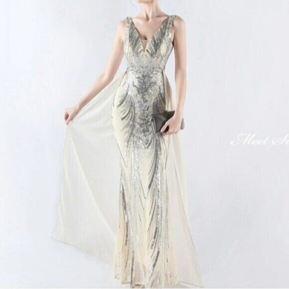 Silver, Double V, Beaded Back, Detachable Draped Skirt, Sequined Mermaid Gown - Picture 4 of 16
